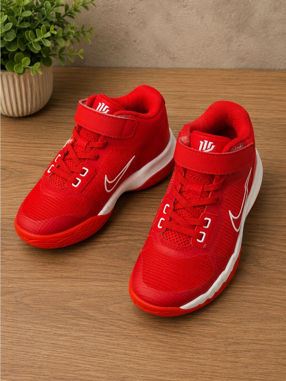 Nike Kyrie Flytrap 4 PS University Red Basketball Shoes Youth Size 2Y
